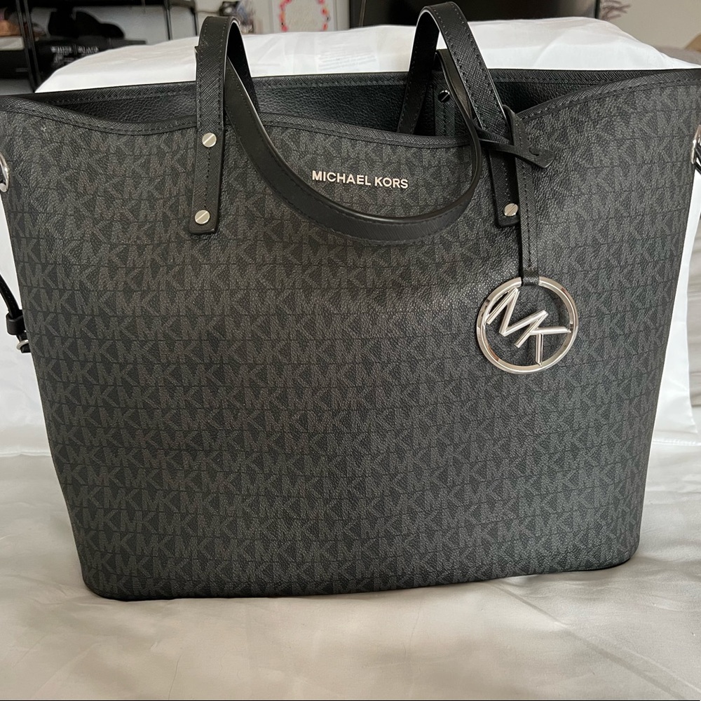 Michael Kors tote